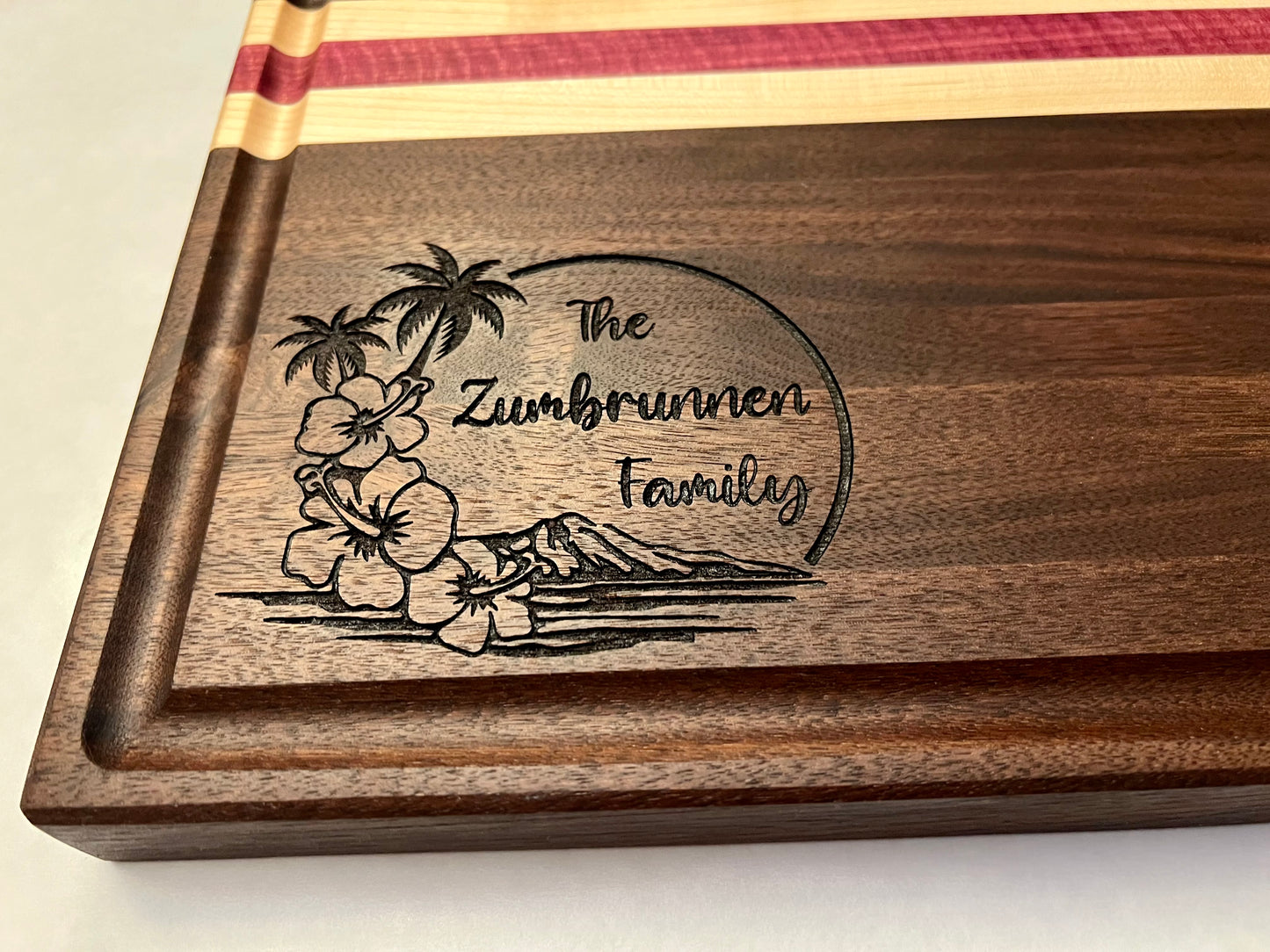 Aloha cutting board for your ohana. Hawaii beach design with Diamond Head and hibiscus flowers on a personalized cutting board. Ohana gift for her. Hawaii gift for her. Mothers Day gift for the Mom that loves Hawaii.